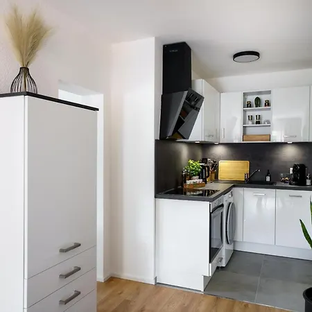 Staytona - Parkpl. - Balkon - Wlan - Netflix - Wfh Taunusstein Exterior photo